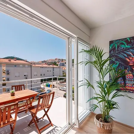 Ray Of Light Apartment